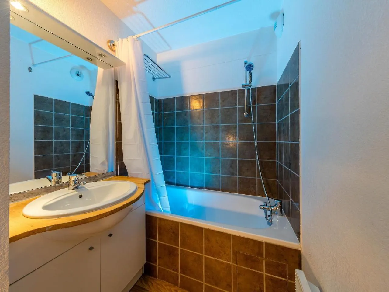 Sunweb Chalets De Bois Mean Les Orres 3*,  France
